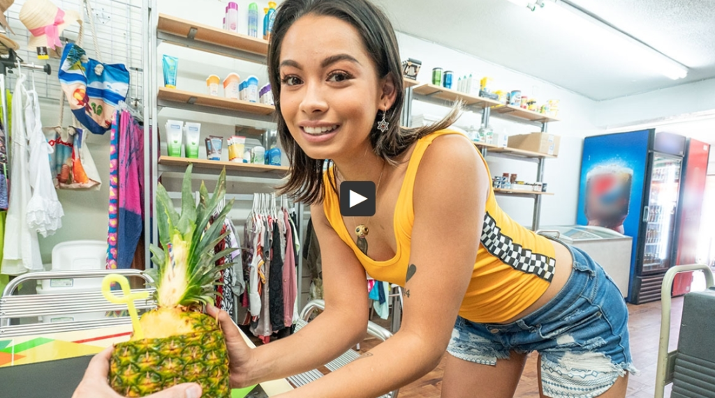 Iliana WitDaPlays Fiesta With A Freak